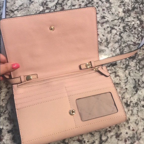 Michael Kors Crossbody Wallet clutch - Picture 3 of 5